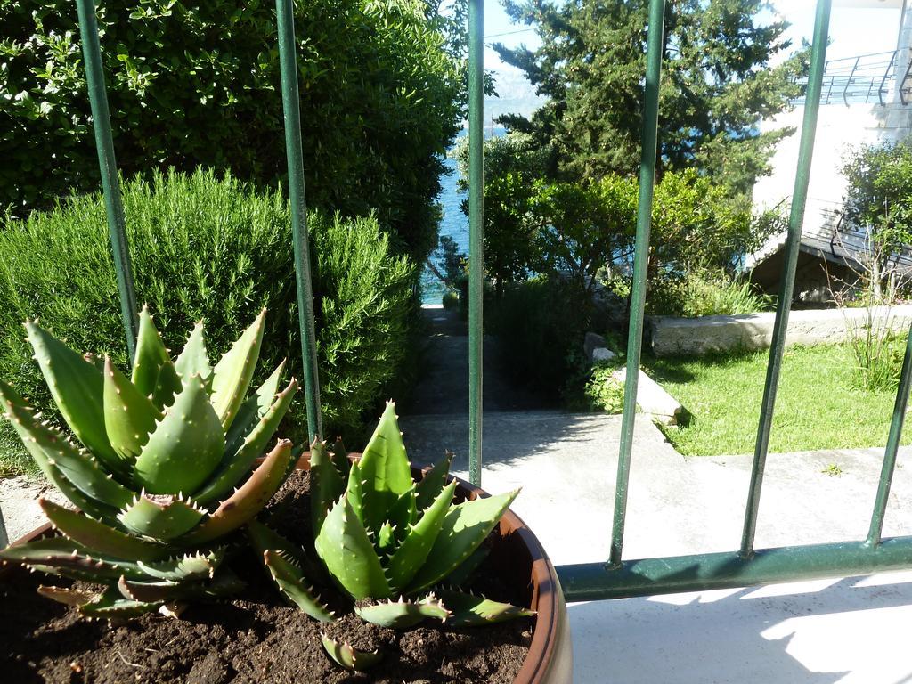 Apartment Vanda Splitska Buitenkant foto