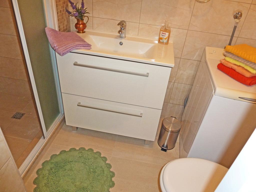 Apartment Vanda Splitska Buitenkant foto