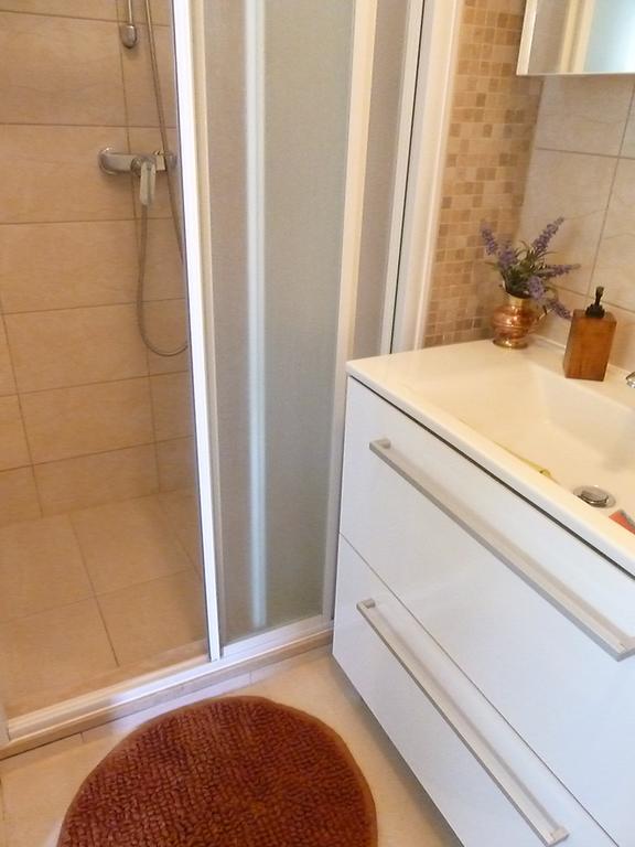 Apartment Vanda Splitska Buitenkant foto